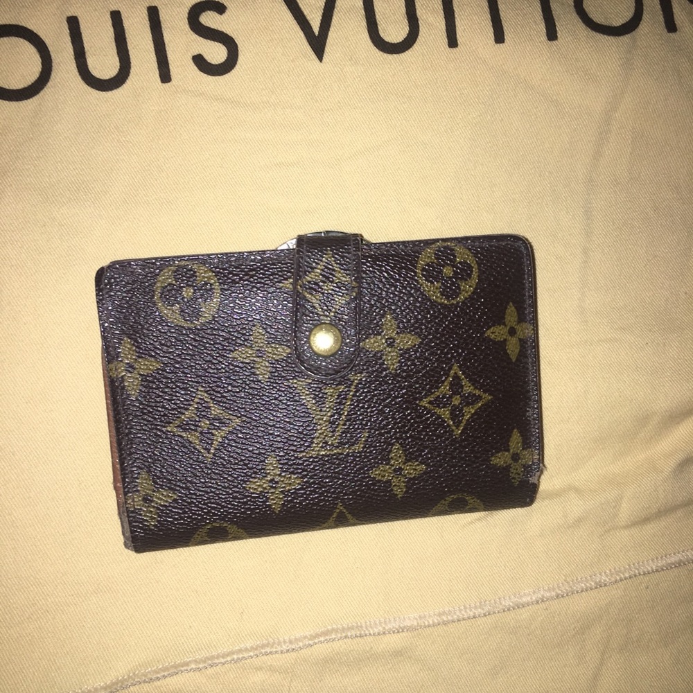 💯 Authentic wallet